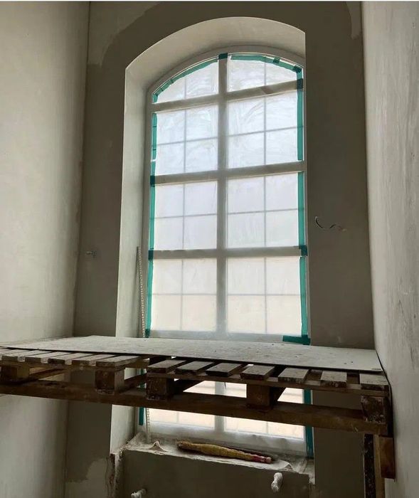 Biz oʻz ishimizni taklif qilamiz gipsavoy shkaturka pod oboy