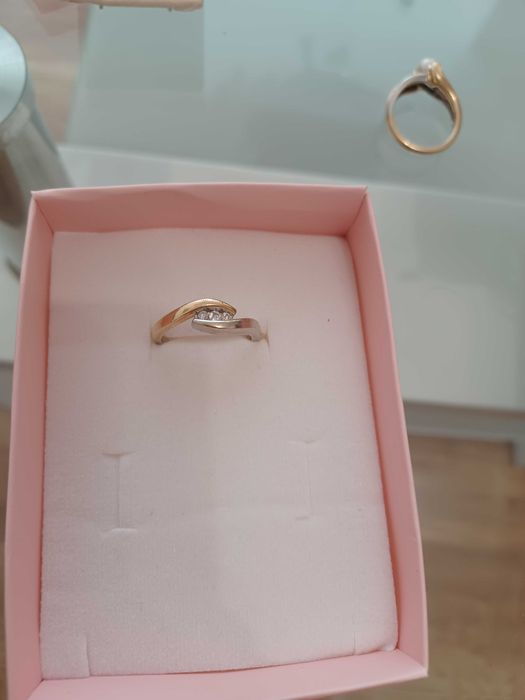 Златен пръстен с диаманти 0.3 карата