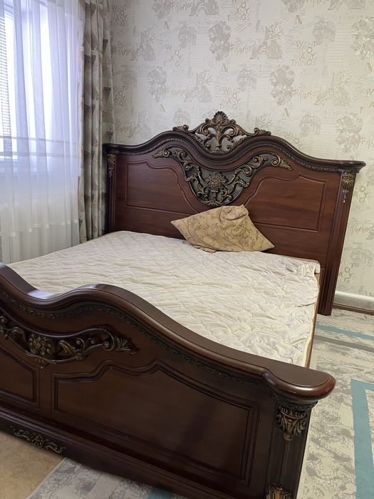 Спальный кровать