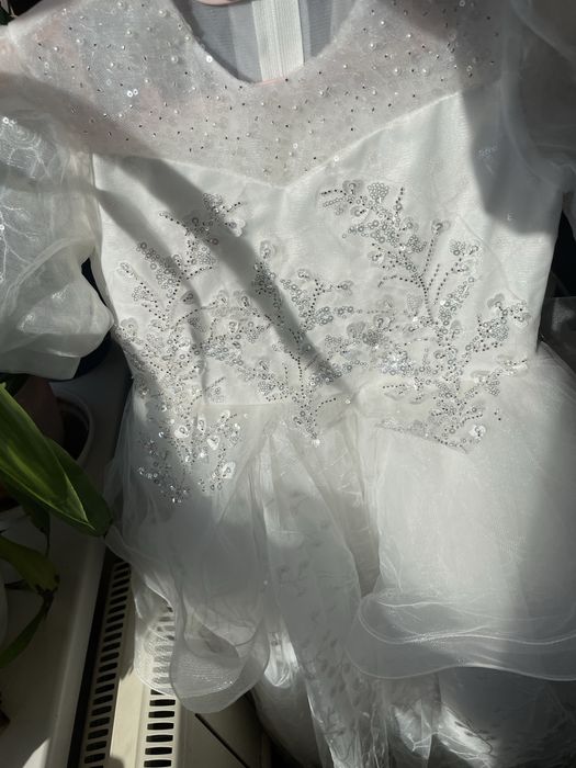 Белое пышное платье