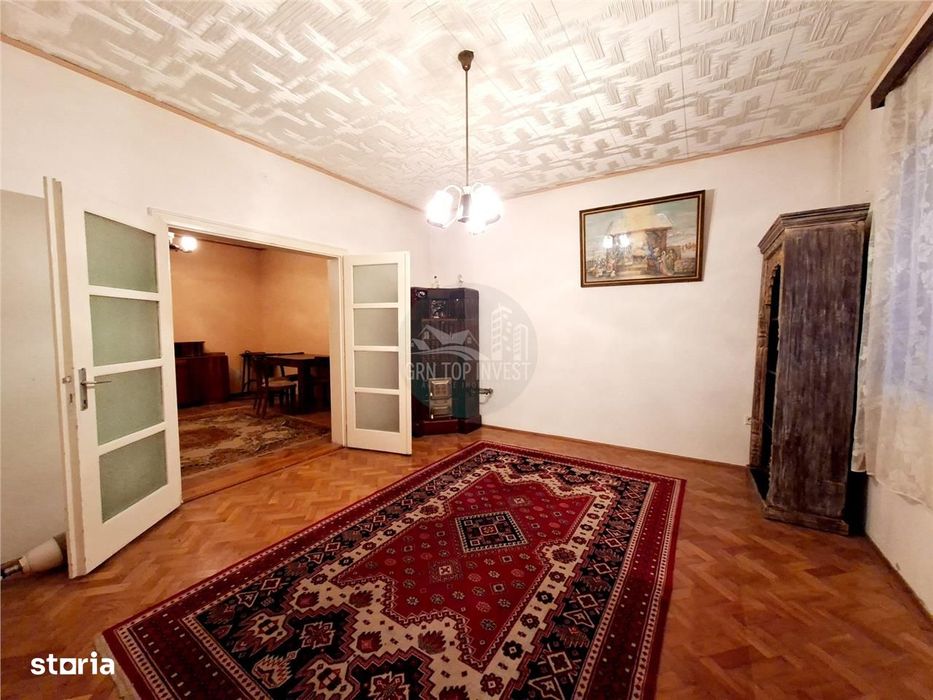 Casa 4 camere pivnita curte individuala Zona Lazaret