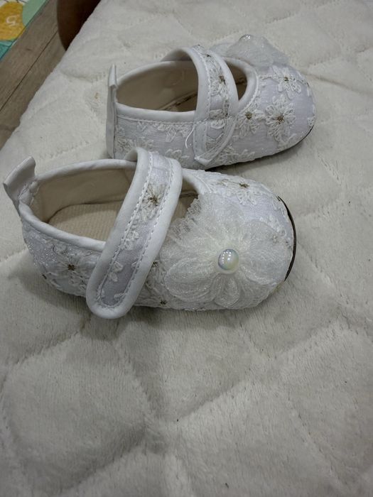 Продам пинетки детские