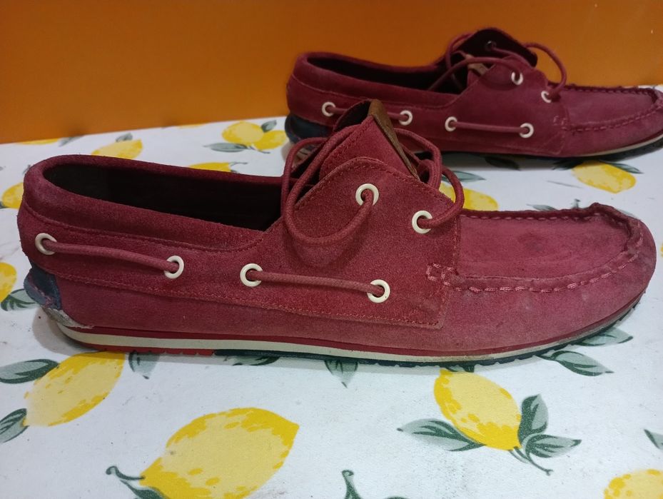 Tommy Hilfiger N 45 кожени - 15 €