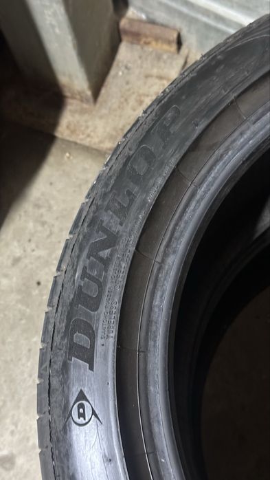 Dunlop 235/.45R18
