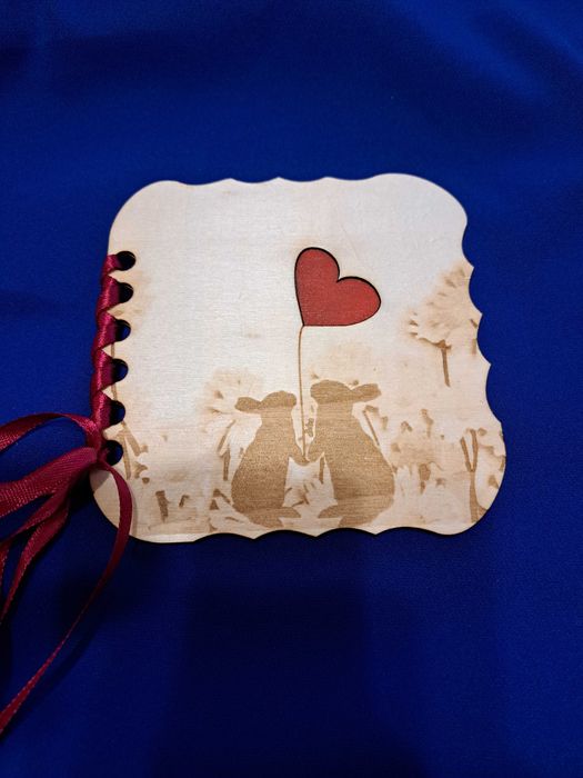 Картички от дърво