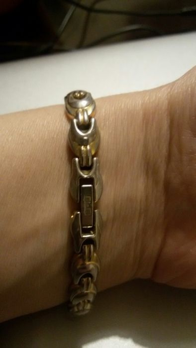 Дамски часовник гривна Q&Q