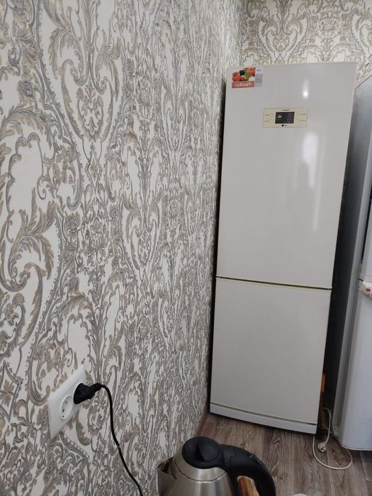 Продаю холодильник