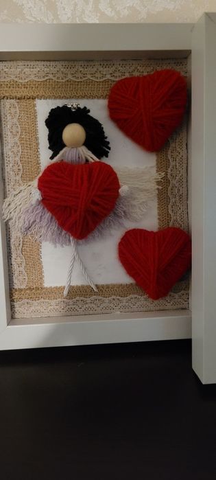 Кукли от макраме в рамка