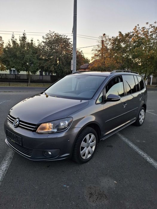 VOLKSWAGEN Touran