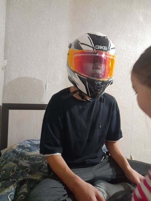 Есть шлем GIKE с гарнитурой.