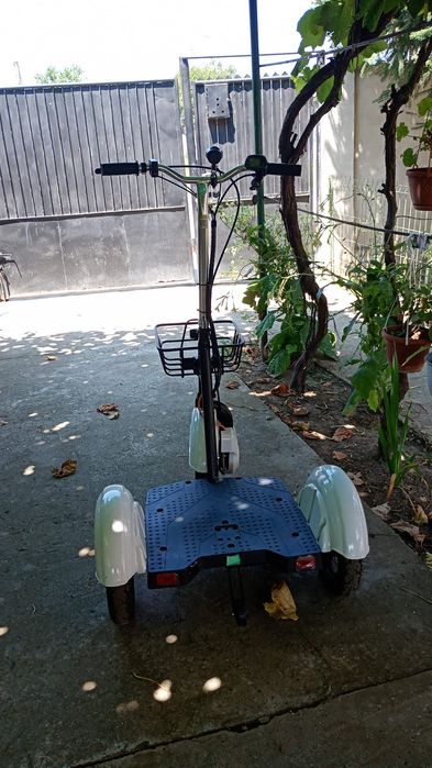 Triciclu electric, fara permis, 25 km/ora