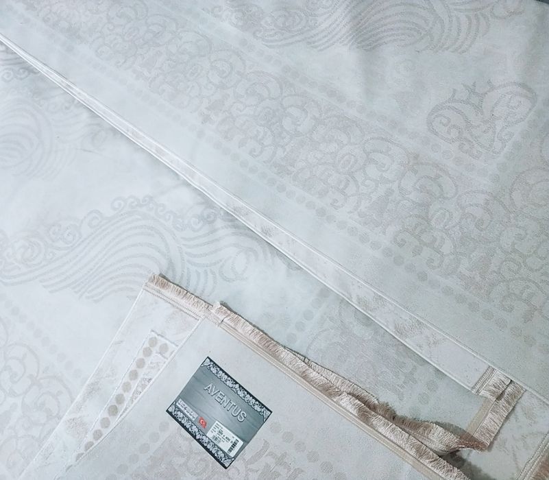 НОВЫЙ Ковёр продам