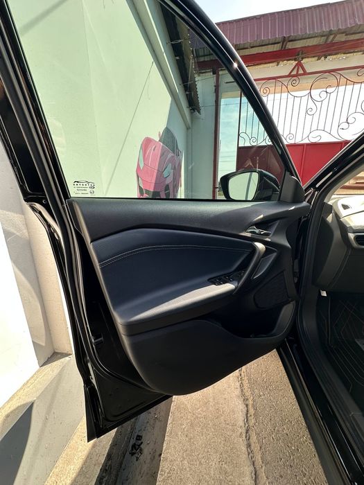 Tracker 2, черный