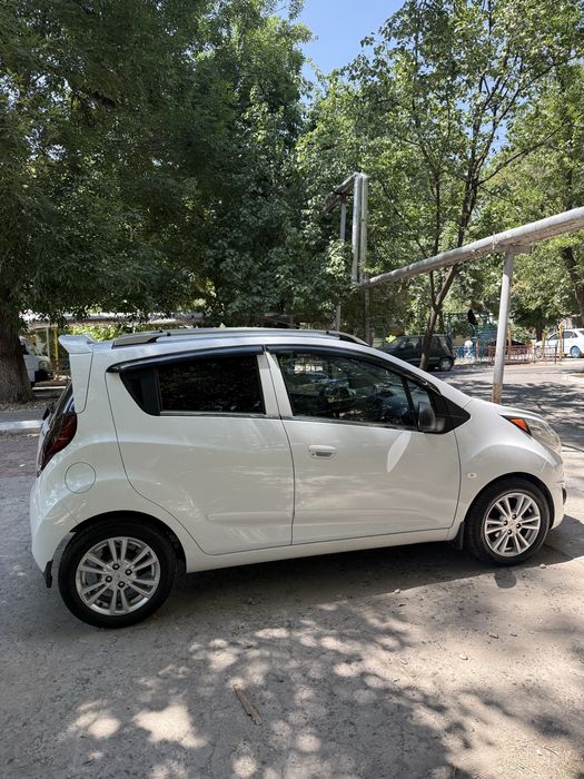 Spark 2020 yil Oq rang 2 pozitsiya Sotiladi