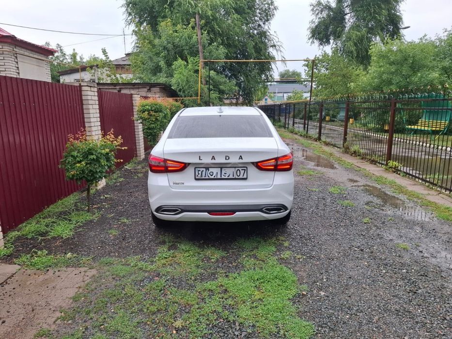 Продам машину lada vesta