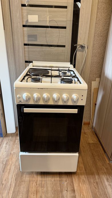 Продам газовую плиту