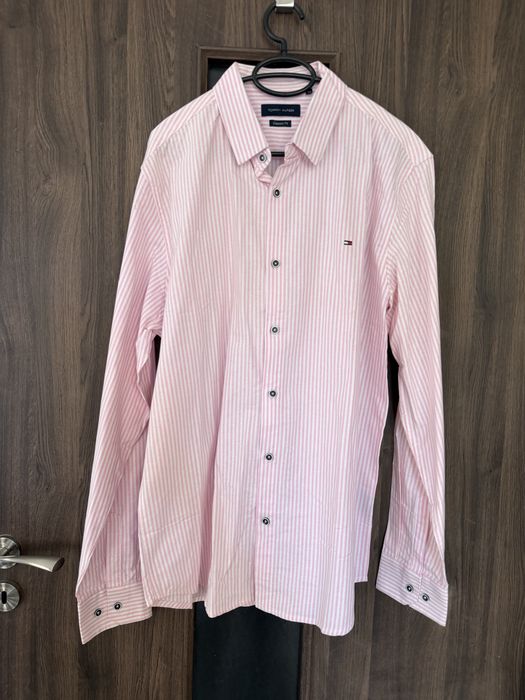 Чисто нова мъжка риза Tommy Hilfiger Classic Fit с дълъг ръкав, на райета, дизайн розово и бяло райе, размер XXL, дизайнерска