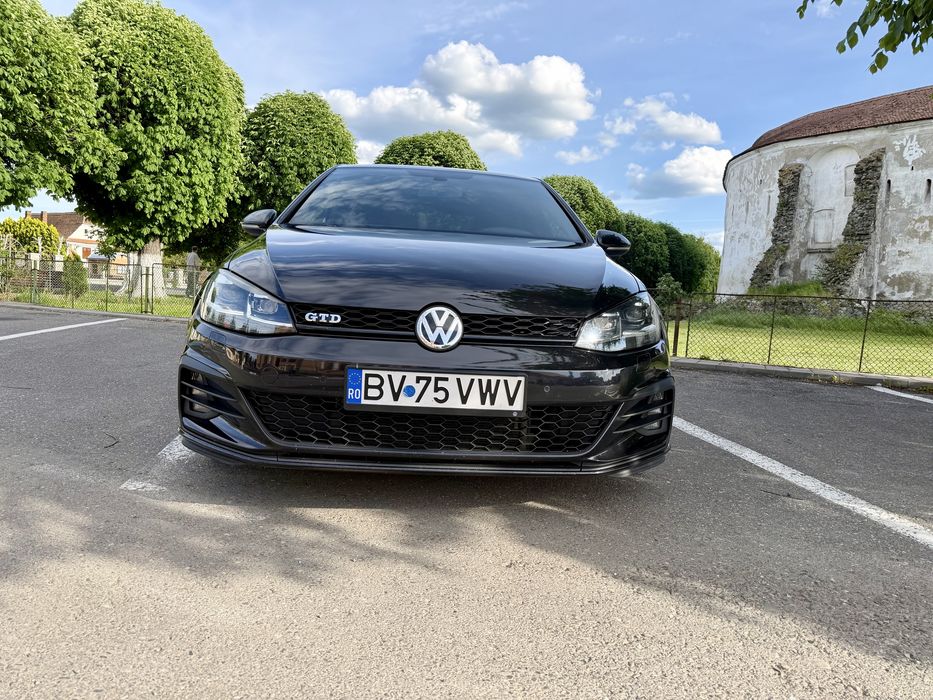 VOLKSWAGEN Golf 2018