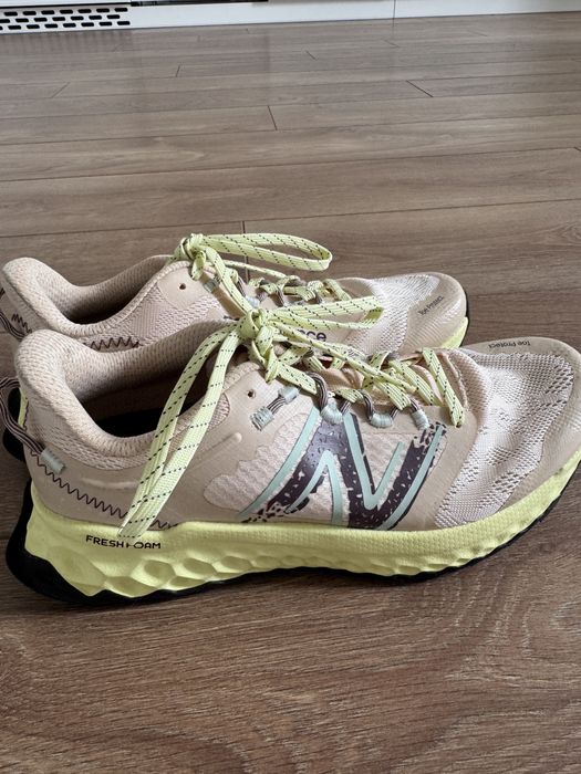Adidasi New balance 40