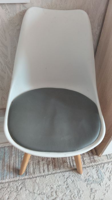 Продаю стулья 4 штуки