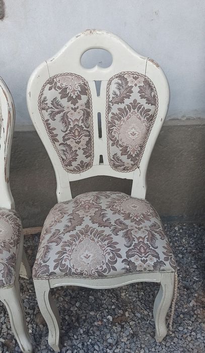 Срочно продаю мебельные стулья