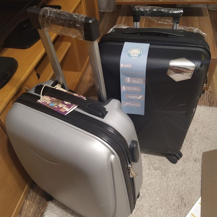 Чемодан маленький новый