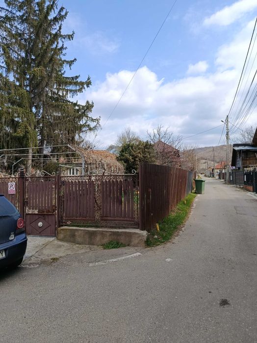 Vand casa batraneasca,demolabila