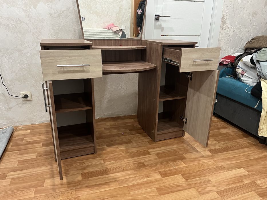 Туалетный столик