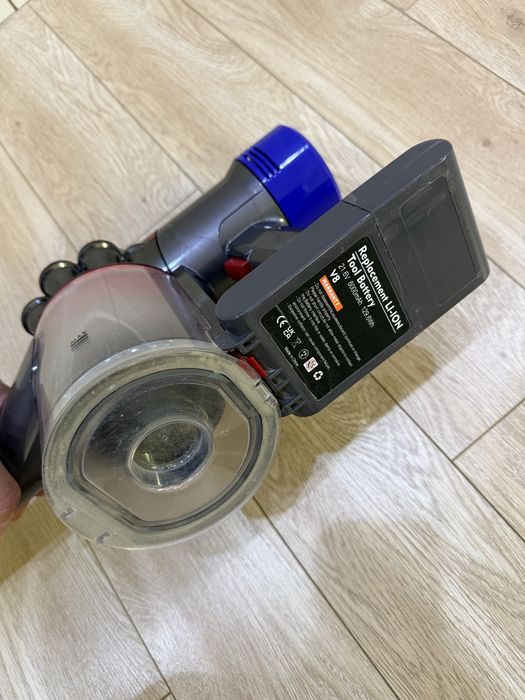 Пылесос Dyson V8 animal+ рабочий