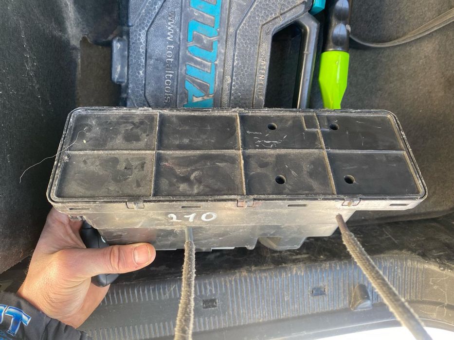 Продам компресор замка 210 мерс