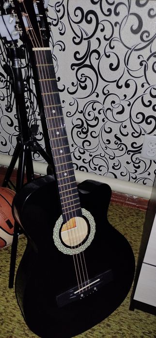 Продаётся гитара