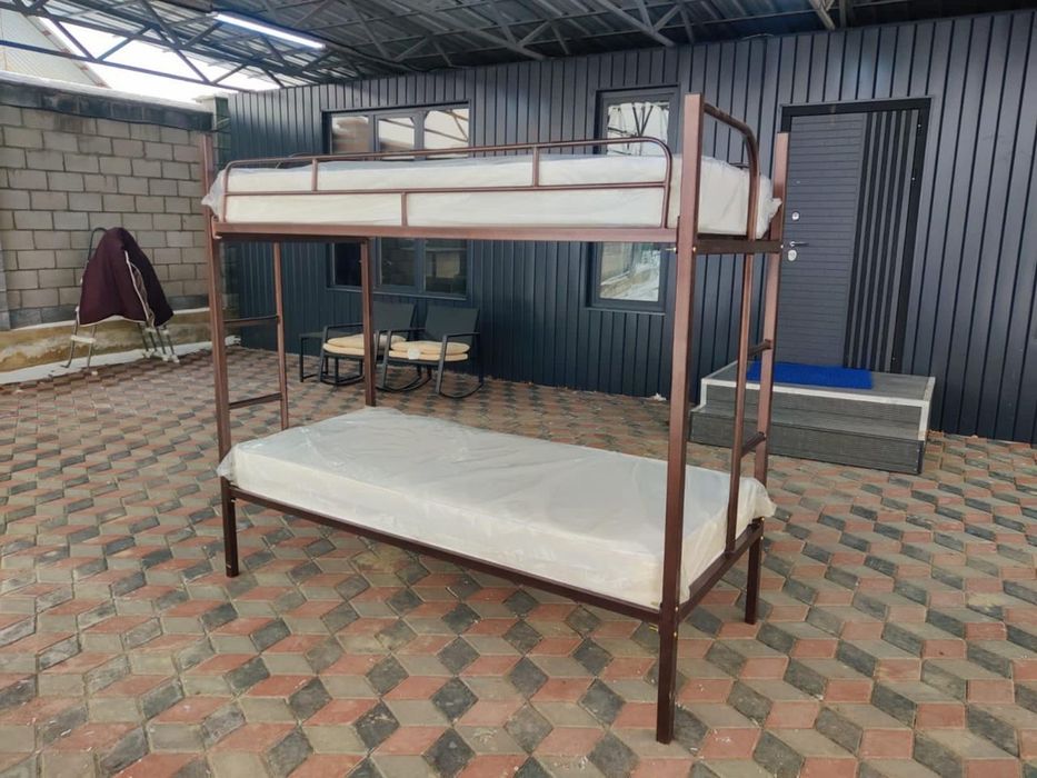 Металический кровать