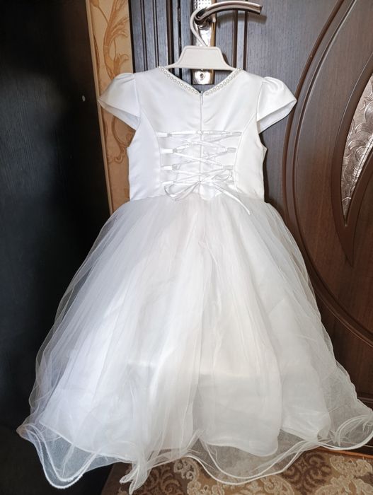 Продаётся платье.