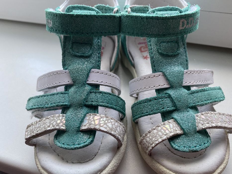 Vand sandale fetite marimea 24 DD Step