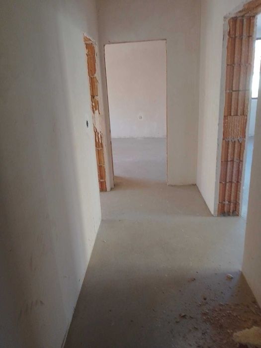 Продава се Тристаен апартамент в Разград, Център - 100 кв.м за 873 €/кв.м - Снимка #13