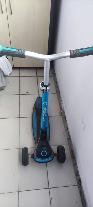 Тротинетка за деца и възрастни Globber Ultimum -