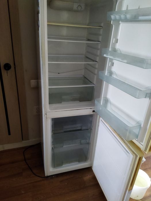 Продам отличный холодильник Самсунг