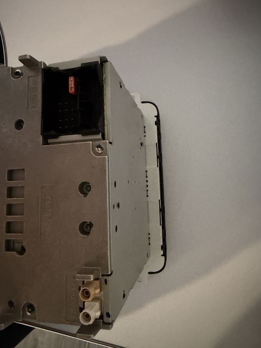 Casetofon / Radio CD original VW RCD 300 – Funcțional