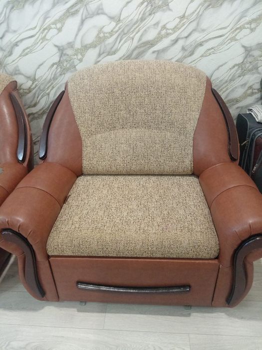 Продам Уголок 3-2-1