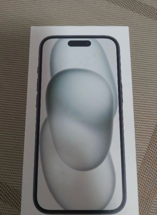 Продам новый iPhone 15 128gb запечатанный