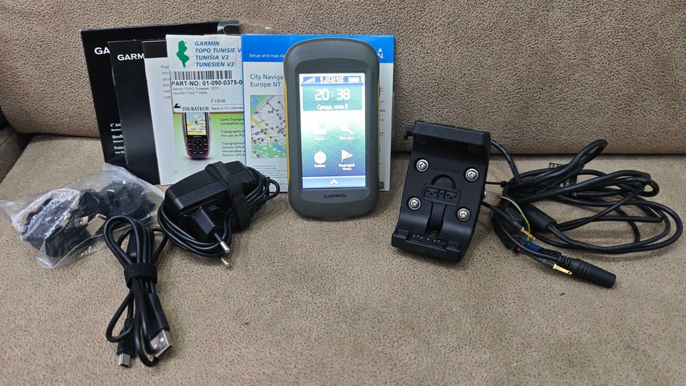 GPS Навигация Garmin Montana 600 със зареждаща стойка RAM монтаж