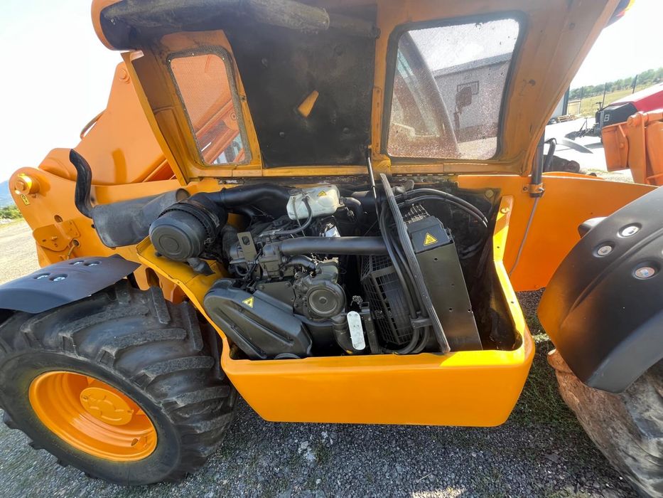 Manitou telescopic JCB