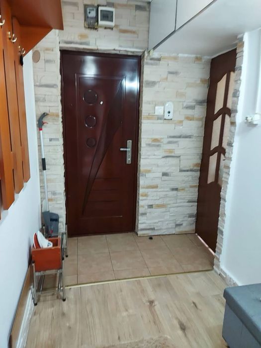 Inchiriez apartament Câmpina