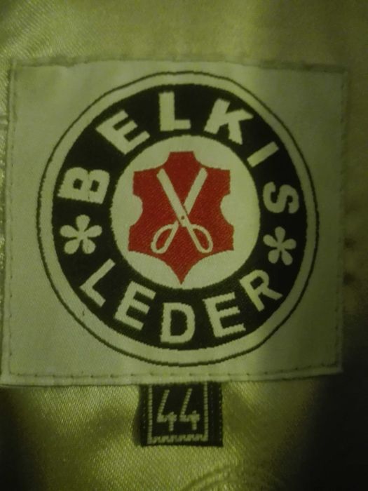 Продавам връхни дрехи