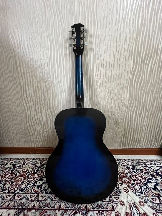 Акустическая гитара