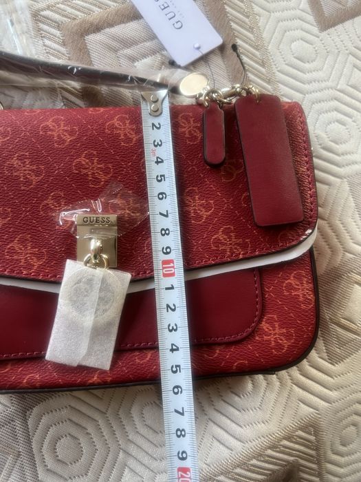 Guess нова червена оригинал
