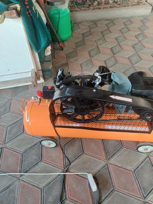 Продам компрессор