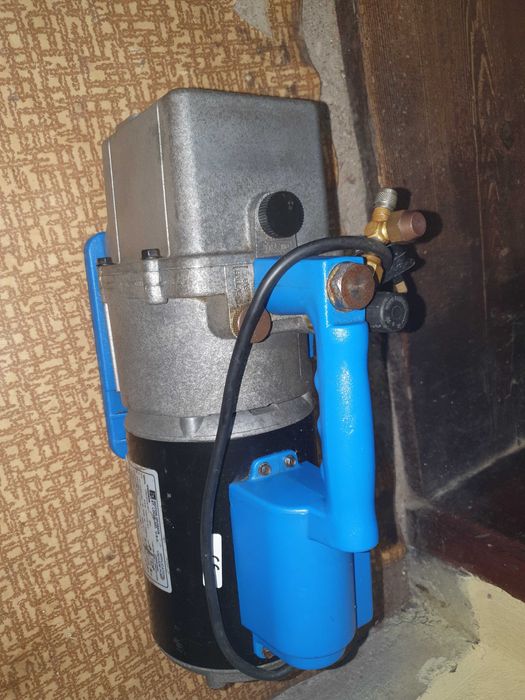 Robinair вакуум помпа