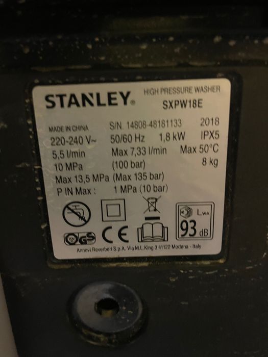 Stanley електрическа водоструйка