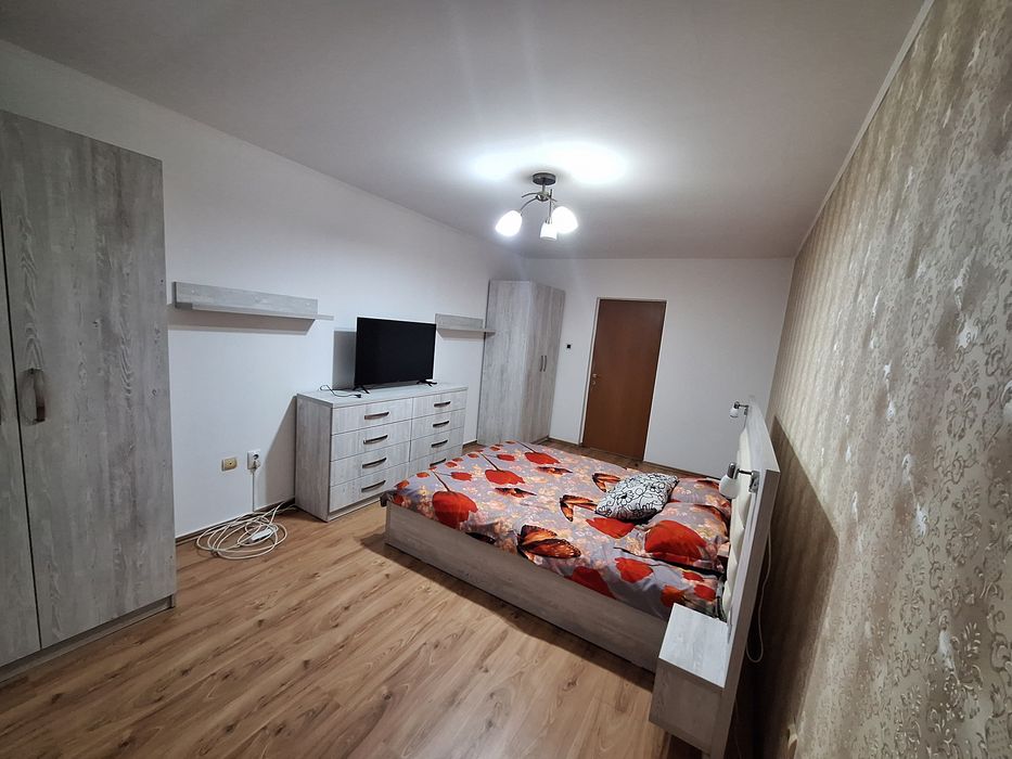 Închiriez apartament Calea Moldovei parter